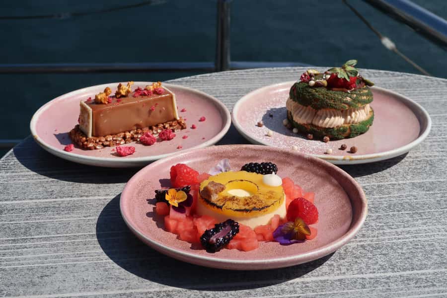 Sydney Harbour: Glass Boat Signature Dinner Cruise - Who should book this cruise?