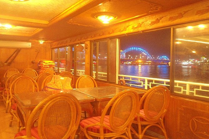 Tasty Dinner Han River Dragon Cruise by Yatch & Tradictional Show - Dinner on the first floor