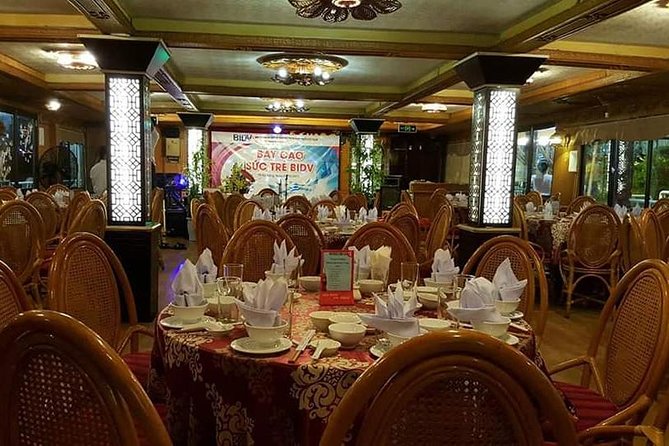 Tasty Dinner Han River Dragon Cruise by Yatch & Tradictional Show - Champa performances during the meal