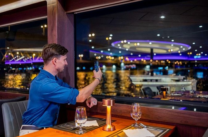 The Opulence Dinner Cruise from Iconsiam Bangkok - What is on the international and Thai buffet