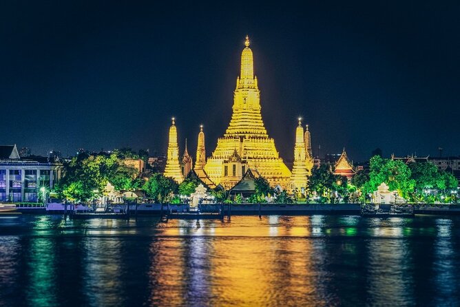 The Opulence Dinner Cruise from Iconsiam Bangkok - Live music and the evening atmosphere