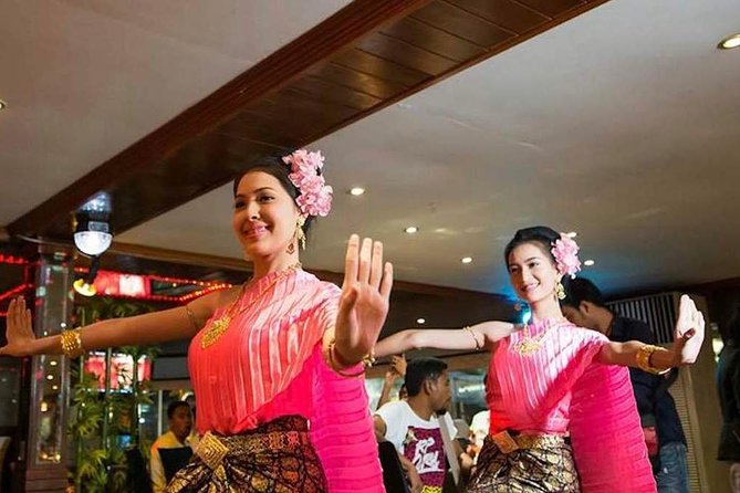 The White Orchid: Chao Phraya Dinner Cruise Experience - Wat Arun and the Grand Palace from the river