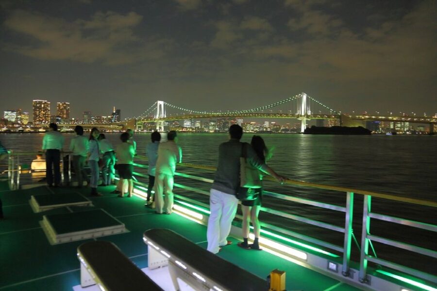 Tokyo Bay: Traditional Japanese Yakatabune Dinner Cruise - Boarding at Funasei Pier in Shinagawa