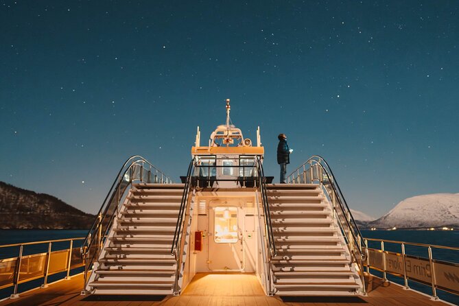 Tromso Aurora Cruise with 3-Course Dinner - The 19:00 departure and meeting point