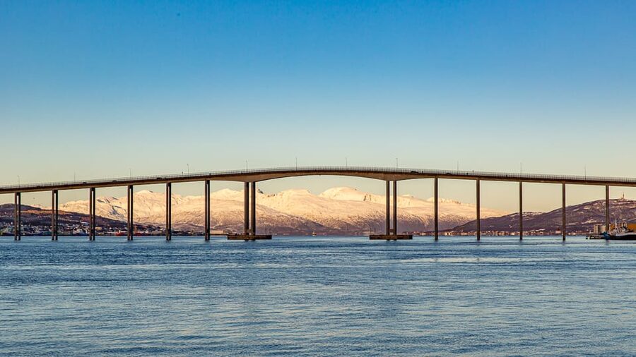 Tromsø: Northern Lights Dinner Cruise - A Dinner Cruise With a 1917 Story