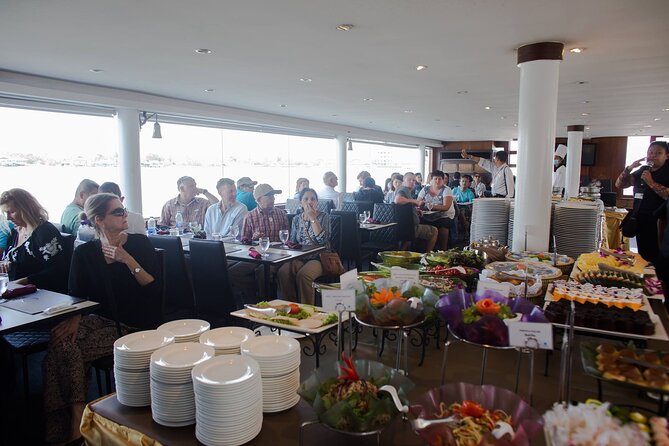 Twilight Dinner Cruise Along Chao Phraya River in Bangkok - What the live entertainment adds
