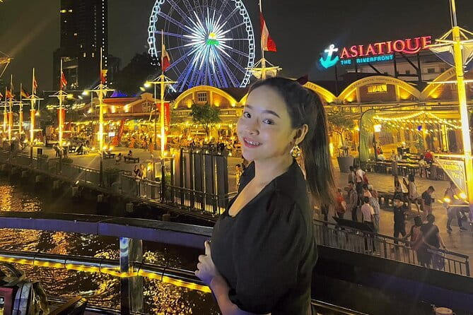 Vela Dinner Buffet Cruise with Bangkok Night Views and Shows - A two-hour view of Bangkok after dark