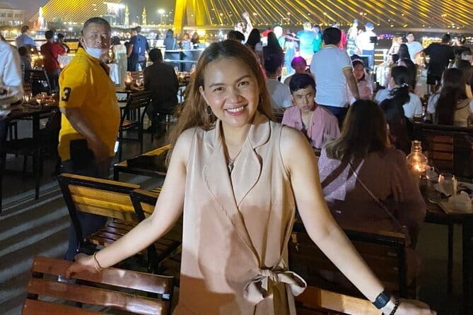 Vela Dinner Buffet Cruise with Bangkok Night Views and Shows - Rama VIII Bridge, Phra Sumen Fort, and the upper river