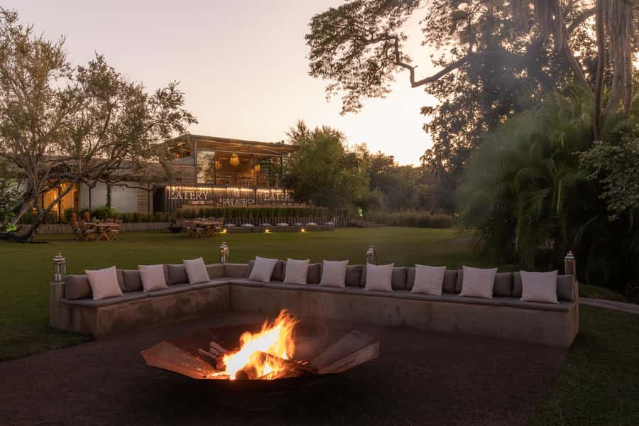 Victoria Falls: Sunset Cruise and Dinner at The Eatery - Is $110 good value?