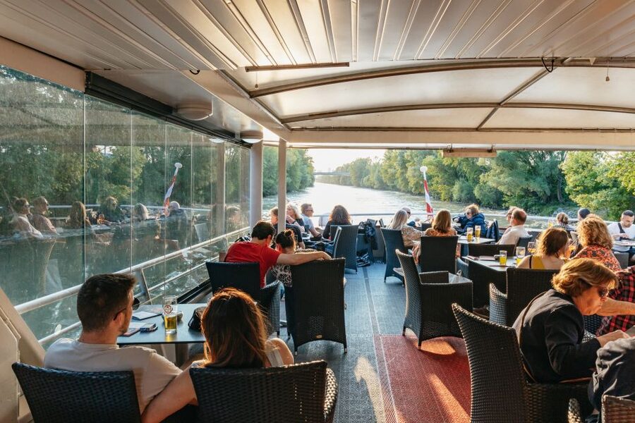 Vienna: 3-Course Evening Dinner Cruise - What the Vienna dinner cruise is really like
