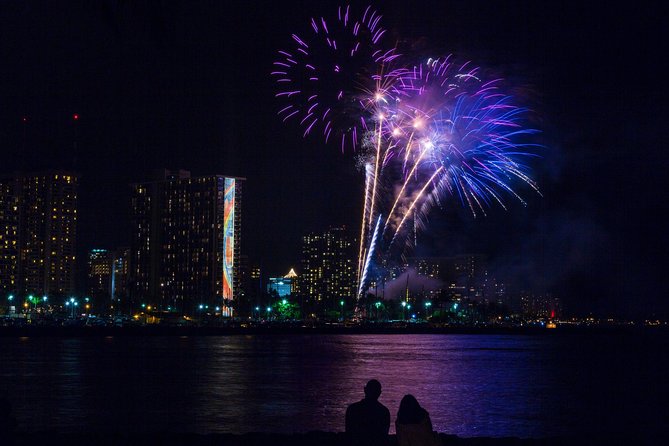 Waikiki Fireworks Dinner Cruise: Sail & Sparkle on Friday Nights - What the bento dinner is really like