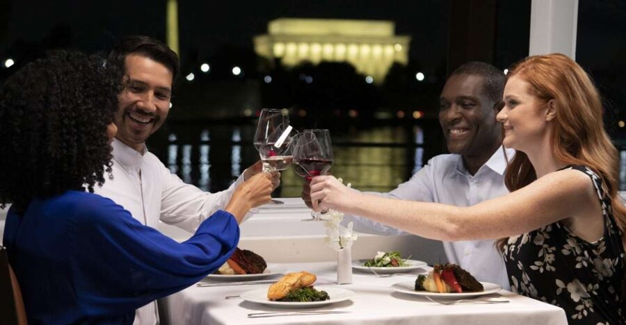 Washington DC: Christmas Eve Gourmet Brunch or Dinner Cruise - Key points to know before booking