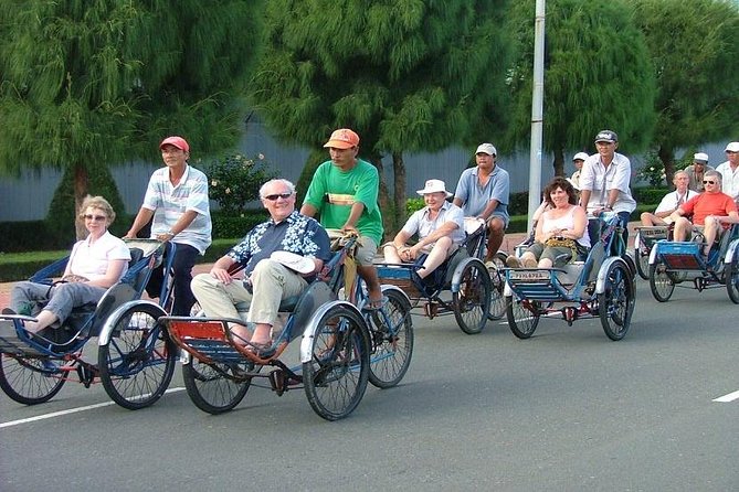 Water Puppet Show Plus Sightseeing By Cyclo and Saigon Dinner Cruise - The cyclo ride through Saigon traffic