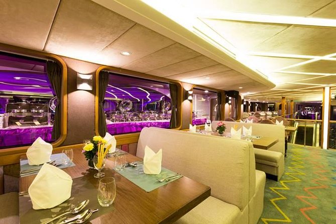 Wonderful Pearl Dinner Cruise - Buffet dinner: plenty of choice, uneven value